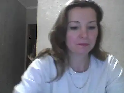 Snapshot of VselenaSun402 chatting on 01/06/25, 11:07 VselenaSun402 online show from 01/06/25, 11:07
