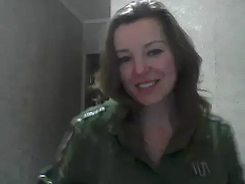 Snapshot of VselenaSun402 chatting on 01/08/25, 01:20 VselenaSun402 online show from 01/08/25, 01:20