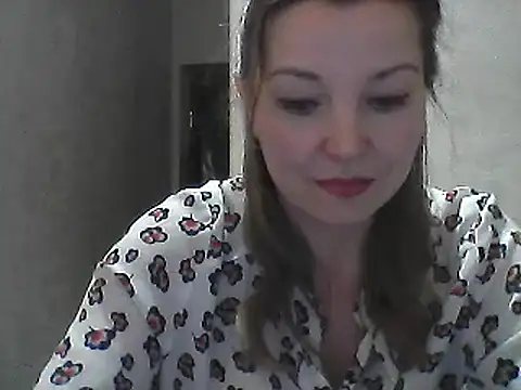 Snapshot of VselenaSun402 chatting on 01/10/25, 12:58 VselenaSun402 online show from 01/10/25, 12:58