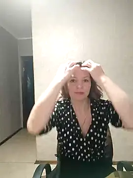 Snapshot of VselenaSun402 chatting on 03/10/25, 12:26 VselenaSun402 online show from 03/10/25, 12:26