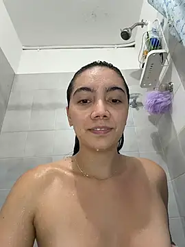 Snapshot of SOY_LUPE chatting on 02/14/26, 05:15 SOY LUPE online show from 02/14/26, 05:15