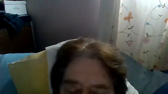Snapshot of frankie7inch chatting on 05/26/26, 11:28 frankie7inch online show from 05/26/26, 11:28