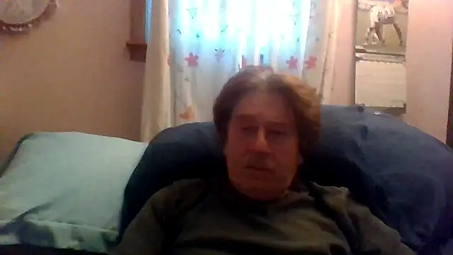 Snapshot of frankie7inch chatting on 05/28/26, 09:39 frankie7inch online show from 05/28/26, 09:39