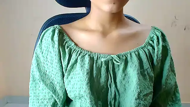 Snapshot of Chandani-Love chatting on 06/22/26, 05:21 Chandani-Love online show from 06/22/26, 05:21