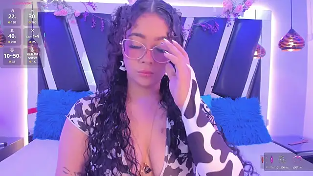 Snapshot of antonelllepiercee chatting on 04/24/26, 11:23 antonelllepiercee online show from 04/24/26, 11:23