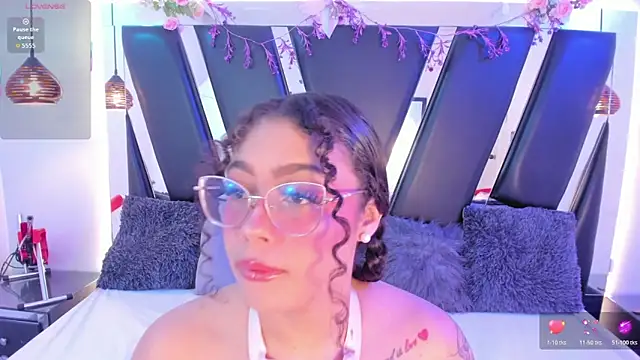 Snapshot of antonelllepiercee chatting on 04/28/26, 11:26 antonelllepiercee online show from 04/28/26, 11:26