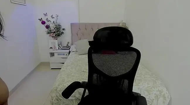 Snapshot of linda_zaam83866 chatting on 02/06/25, 04:58 linda zaam83866 online show from 02/06/25, 04:58