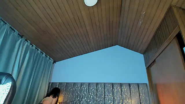 Snapshot of Lea_velle chatting on 01/17/26, 04:17 Lea velle online show from 01/17/26, 04:17