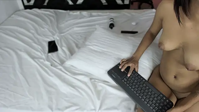 Snapshot of Fernanda_brown18 chatting on 03/21/25, 09:23 Fernanda brown18 online show from 03/21/25, 09:23