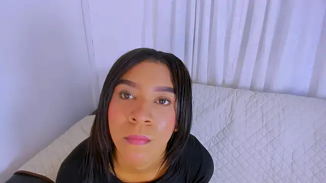 Snapshot of Fernanda_brown18 chatting on 10/06/25, 08:39 Fernanda brown18 online show from 10/06/25, 08:39