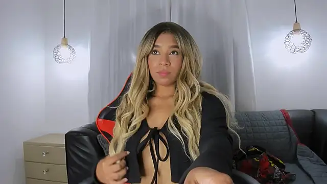 Snapshot of Fernanda_brown18 chatting on 10/25/25, 08:14 Fernanda brown18 online show from 10/25/25, 08:14