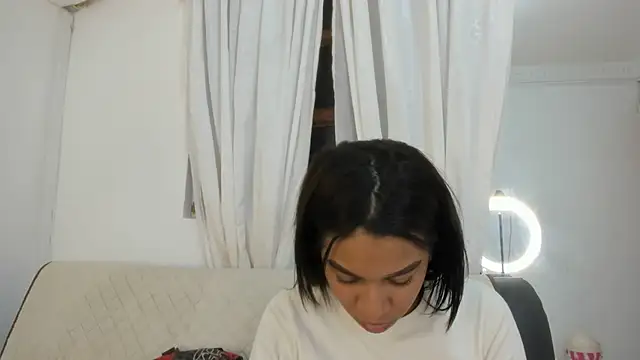 Snapshot of Fernanda_brown18 chatting on 10/27/25, 09:19 Fernanda brown18 online show from 10/27/25, 09:19