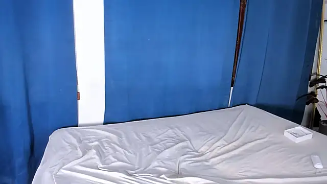 Snapshot of Fernanda_brown18 chatting on 11/04/25, 08:19 Fernanda brown18 online show from 11/04/25, 08:19