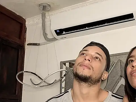 Snapshot of Fernanda_brown18 chatting on 11/17/25, 12:49 Fernanda brown18 online show from 11/17/25, 12:49