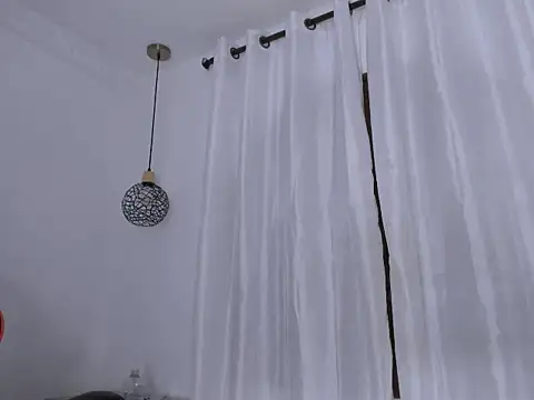 Snapshot of Fernanda_brown18 chatting on 11/22/25, 08:35 Fernanda brown18 online show from 11/22/25, 08:35