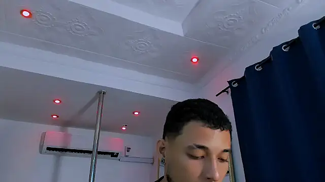 Snapshot of Fernanda_brown18 chatting on 11/26/25, 08:21 Fernanda brown18 online show from 11/26/25, 08:21