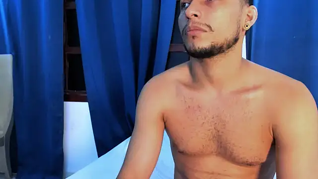 Snapshot of Fernanda_brown18 chatting on 11/30/25, 08:46 Fernanda brown18 online show from 11/30/25, 08:46