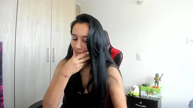 Snapshot of gracekelly12 chatting on 09/13/25, 02:17 gracekelly12 online show from 09/13/25, 02:17