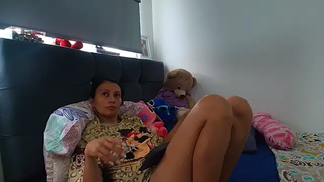 Snapshot of gracekelly12 chatting on 10/23/25, 01:43 gracekelly12 online show from 10/23/25, 01:43