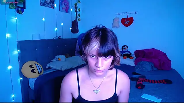 Snapshot of Caitlynwheler chatting on 03/22/25, 09:45 Caitlynwheler online show from 03/22/25, 09:45