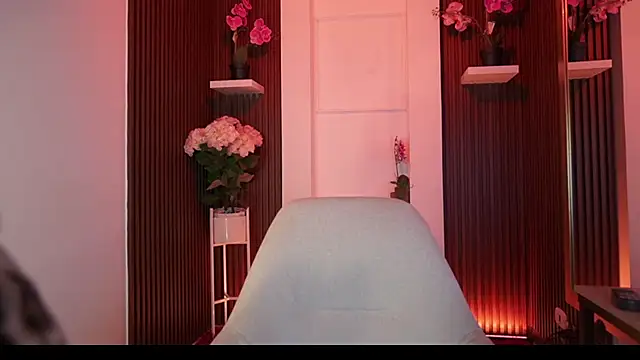 CattleyaScaly online show from 10/20/25, 07:14