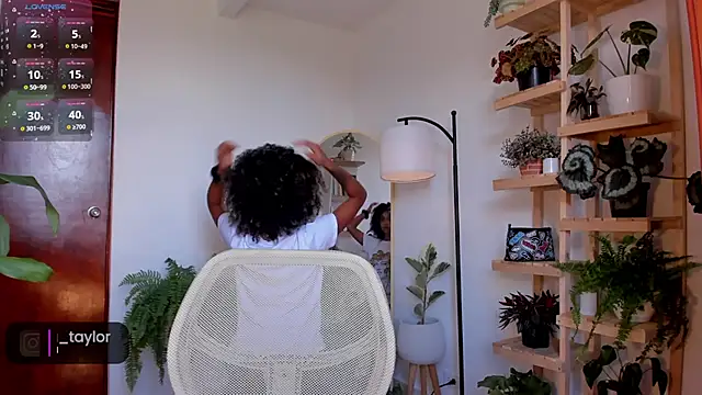 Snapshot of Johaphyton chatting on 12/03/24, 07:11 Johaphyton online show from 12/03/24, 07:11