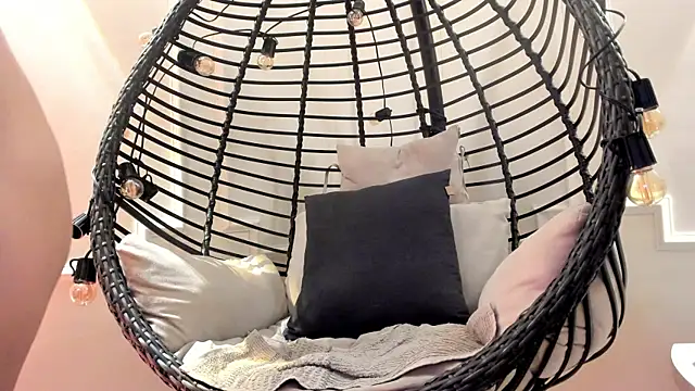 Snapshot of Megga_Bluee chatting on 01/16/25, 11:37 Megga Bluee online show from 01/16/25, 11:37