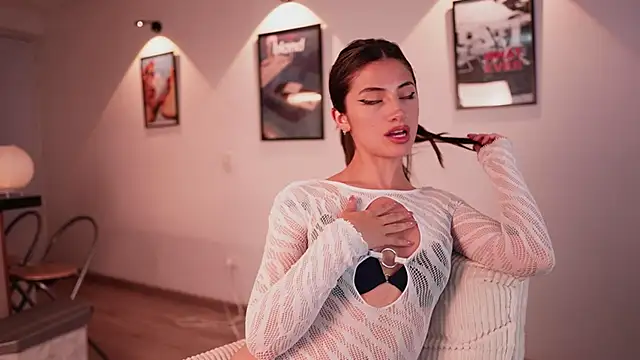 Snapshot of Megga_Bluee chatting on 11/14/25, 02:10 Megga Bluee online show from 11/14/25, 02:10