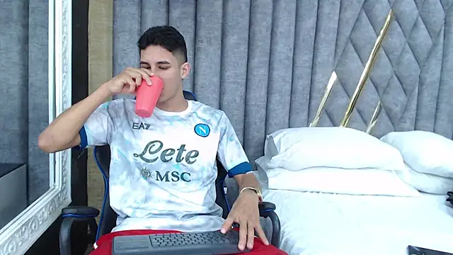 Snapshot of JakeMoxley chatting on 01/30/25, 01:42 JakeMoxley online show from 01/30/25, 01:42