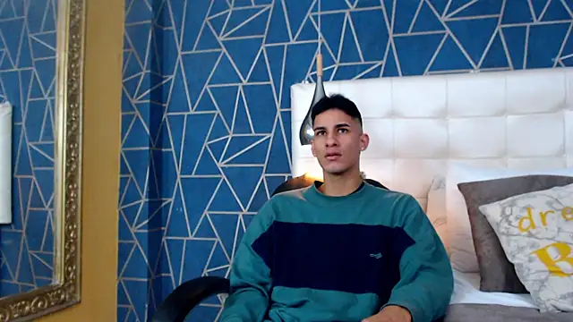 Snapshot of JakeMoxley chatting on 02/04/25, 12:33 JakeMoxley online show from 02/04/25, 12:33