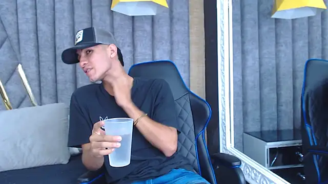 Snapshot of JakeMoxley chatting on 02/08/25, 07:59 JakeMoxley online show from 02/08/25, 07:59