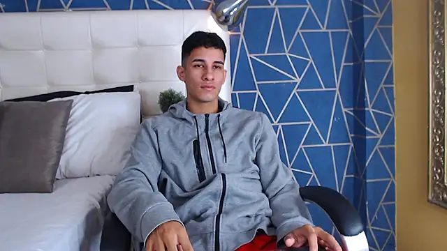 Snapshot of JakeMoxley chatting on 03/07/25, 12:34 JakeMoxley online show from 03/07/25, 12:34