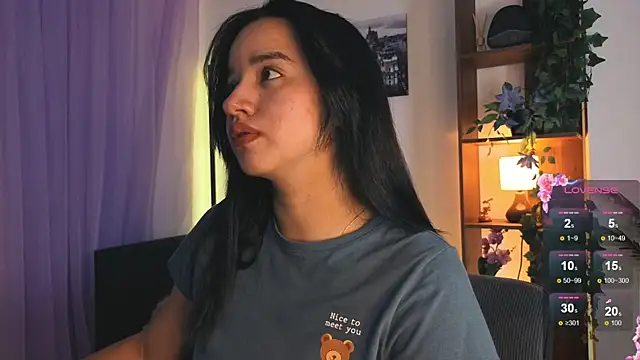 Snapshot of emilyrouxe chatting on 09/10/25, 04:07 emilyrouxe online show from 09/10/25, 04:07