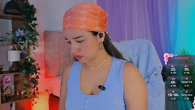 Snapshot of emilyrouxe chatting on 11/15/25, 02:57 emilyrouxe online show from 11/15/25, 02:57