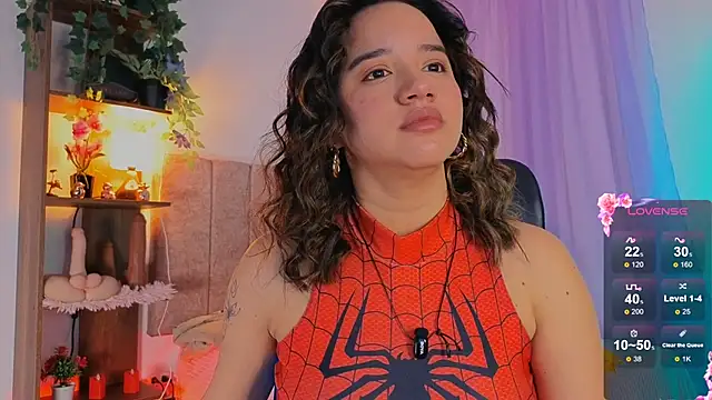 Snapshot of emilyrouxe chatting on 11/16/25, 03:06 emilyrouxe online show from 11/16/25, 03:06