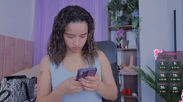 emilyrouxe online show from 01/12/26, 04:01