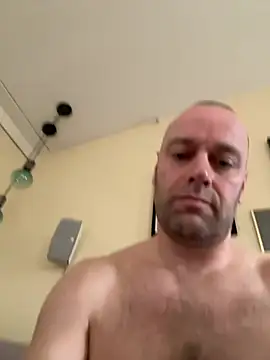 Snapshot of NiceJ81 chatting on 03/01/25, 11:39 NiceJ81 online show from 03/01/25, 11:39