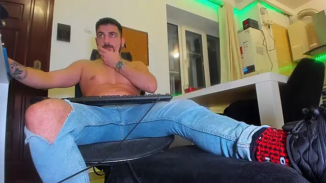 Snapshot of welcometo_hell chatting on 11/23/25, 10:20 welcometo hell online show from 11/23/25, 10:20