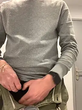 Snapshot of solomec chatting on 12/21/24, 03:20 solomec online show from 12/21/24, 03:20