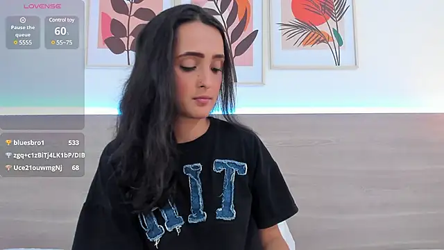 Snapshot of nataliiiiia chatting on 03/21/25, 05:45 nataliiiiia online show from 03/21/25, 05:45