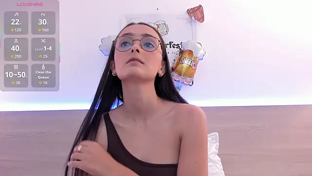 Snapshot of nataliiiiia chatting on 09/29/25, 12:21 nataliiiiia online show from 09/29/25, 12:21