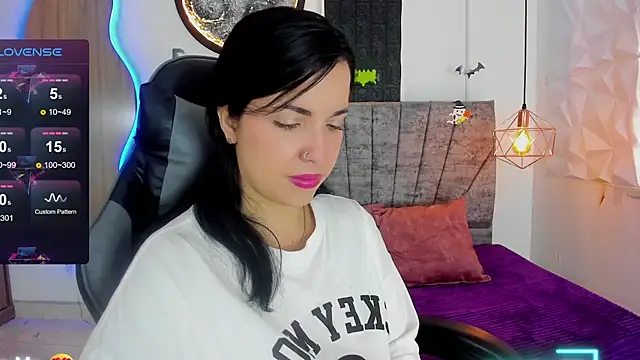 tatiana sc online show from 10/10/25, 01:32