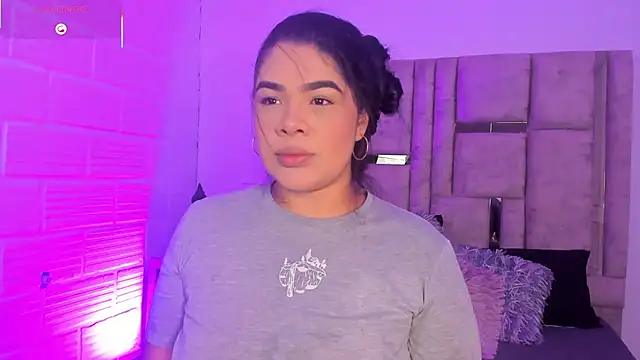 EmmaBecket2 online show from 01/11/26, 03:44