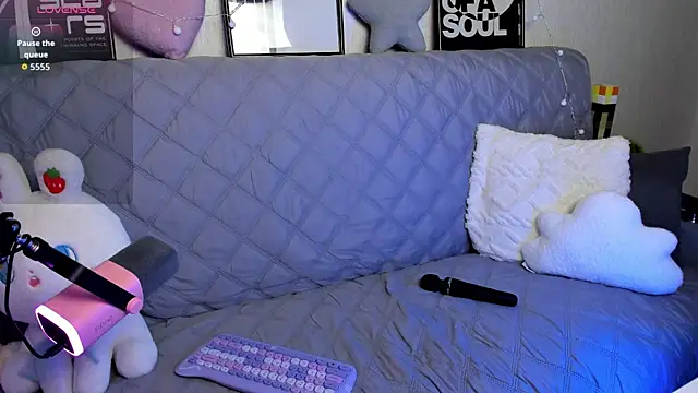 Snapshot of KittiMissi chatting on 11/24/25, 02:50 KittiMissi online show from 11/24/25, 02:50