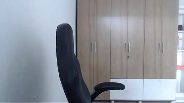 RoxanaLove9 online show from 02/10/26, 06:12