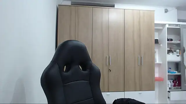 RoxanaLove9 online show from 02/22/26, 07:12