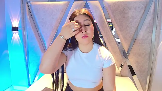 Annie9  online show from 11/28/25, 03:42