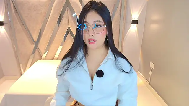 Annie9  online show from 01/09/26, 03:31