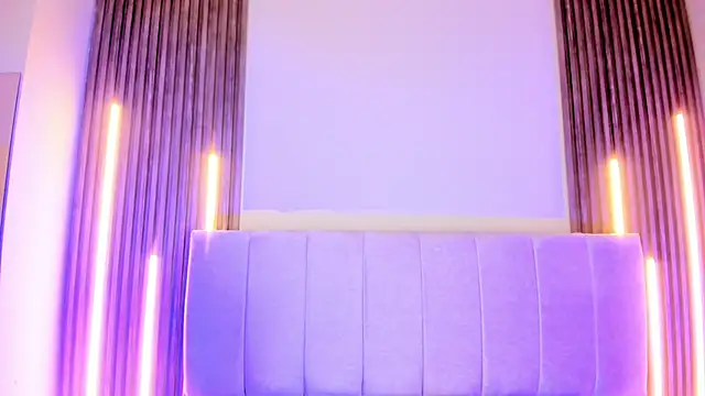 Annie9  online show from 04/18/26, 03:32