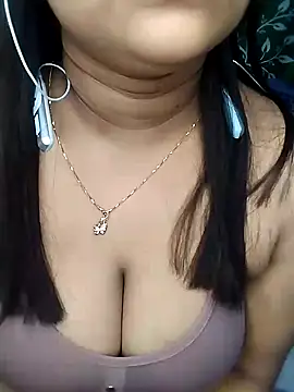 Snapshot of Hottyalia chatting on 02/08/25, 06:44 Hottyalia online show from 02/08/25, 06:44